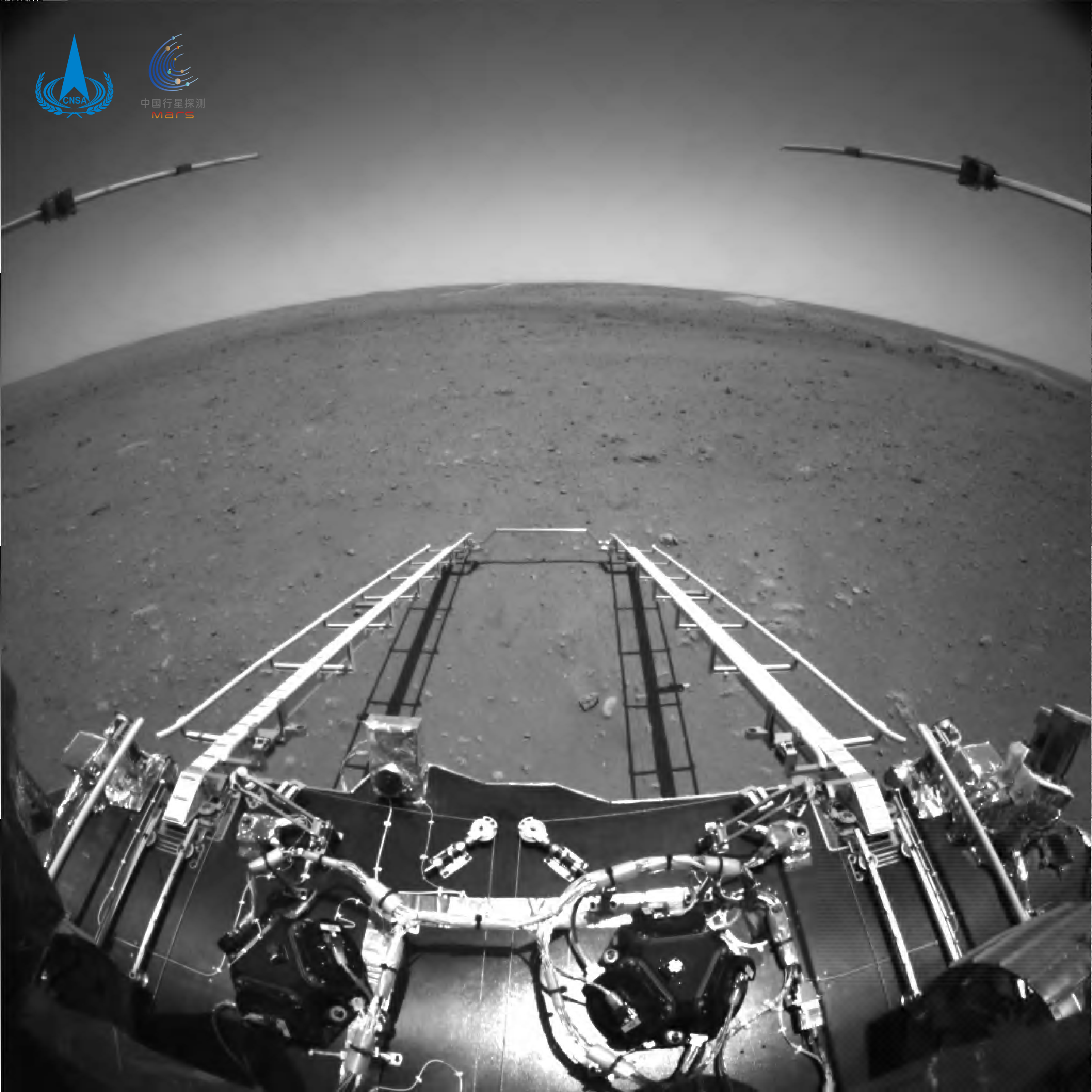 Premières images de Mars pour le robot Zhurong