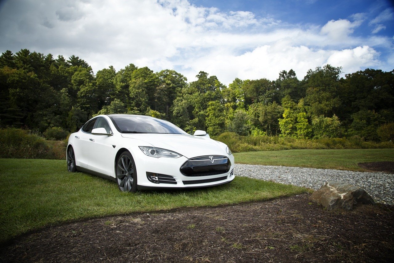 Tesla aurait plus de 10.000 voitures sur les bras sans pouvoir les livrer