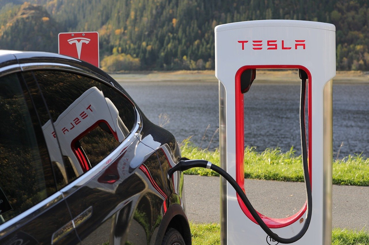 Tesla pourrait économiser des millions sur les batteries grâce à un brevet acheté 3 $