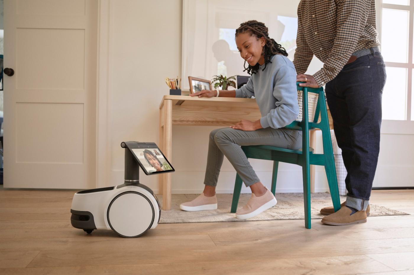 astro robot Amazon avec utilisateur