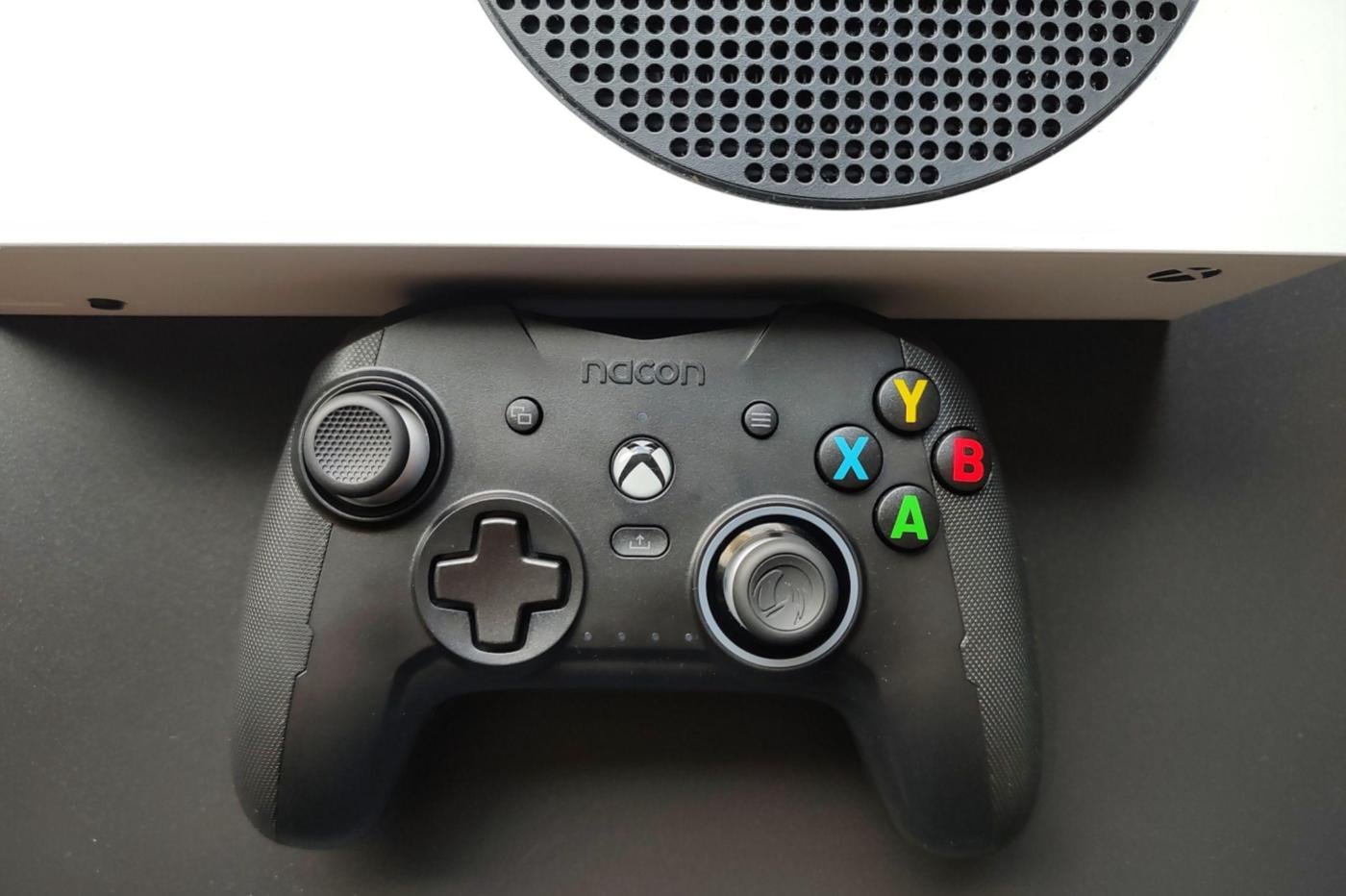 Nacon Revolution X xbox controller test