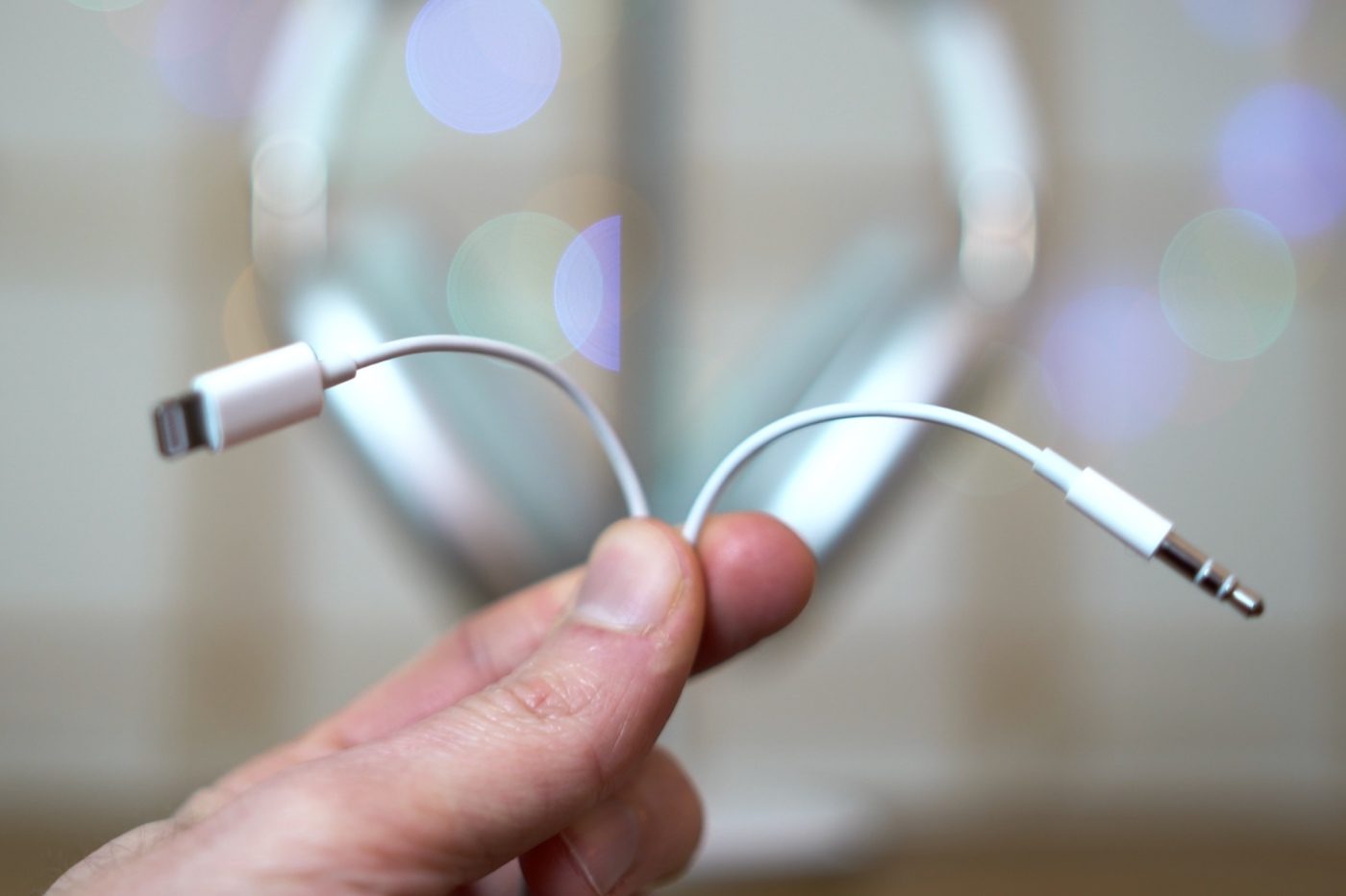AirPods Max : le casque d'Apple pourra bien devenir filaire