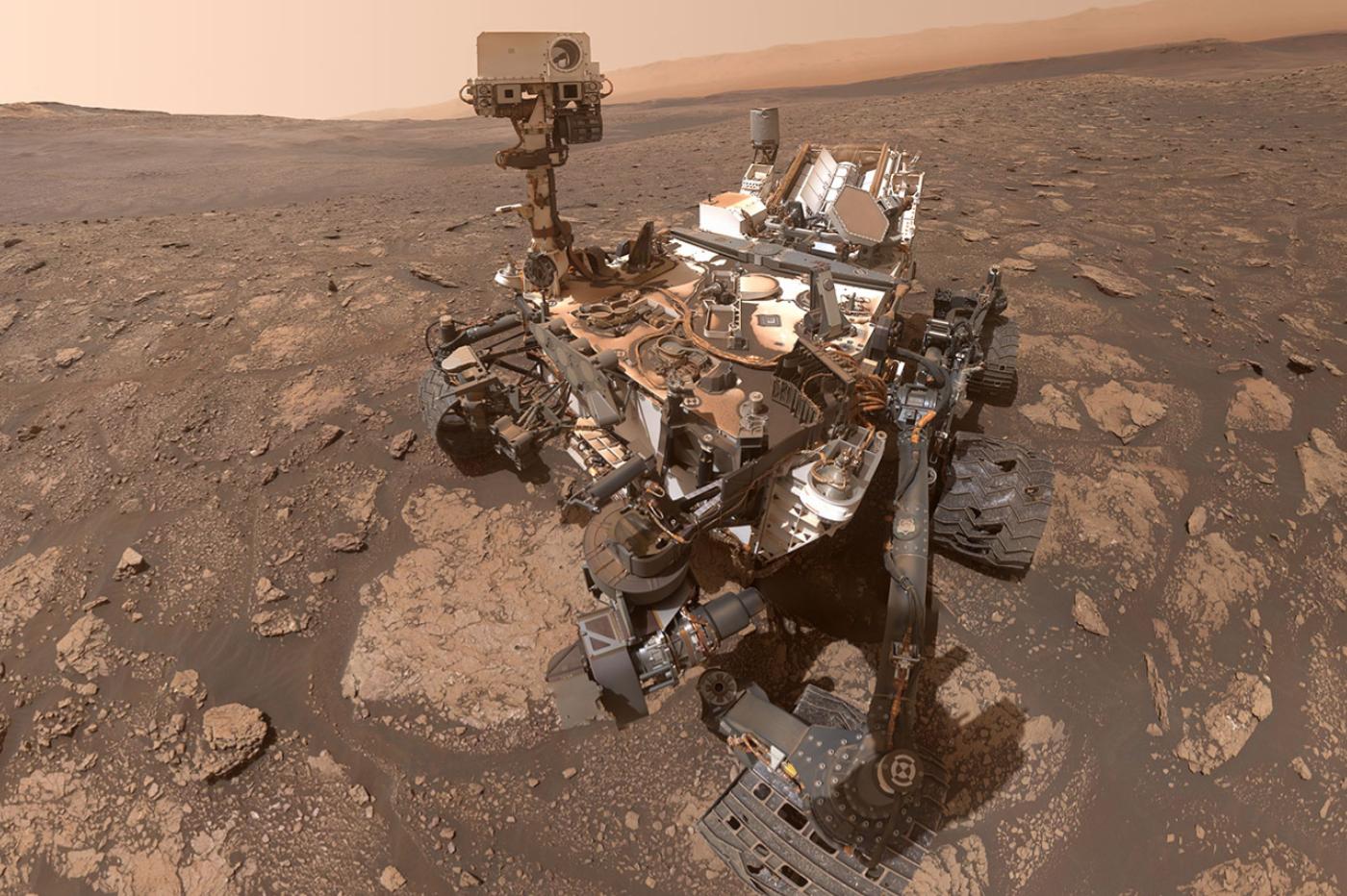 Na Marsie Curiosity sfotografował dziwne skaliste macki