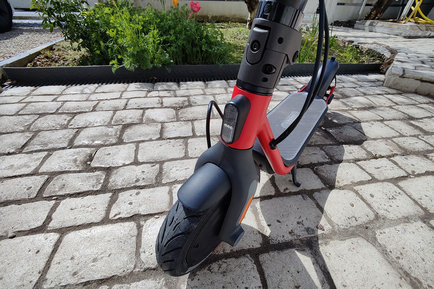 Trottinette électrique Segway Ninebot D18E - 25 Km/h, 18 Km D'autonomie - Pneus 10 Pouces - Pour Adultes