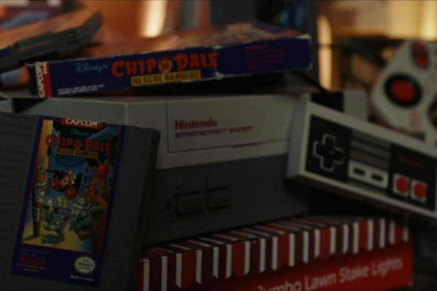 Capture d'écran du film avec une Nintendo NES et le jeu Chip and Dale Rescue Rangers
