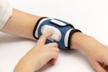ANI Guardian : un bracelet connecté pour mesurer le bien-être des personnes Alzheimer