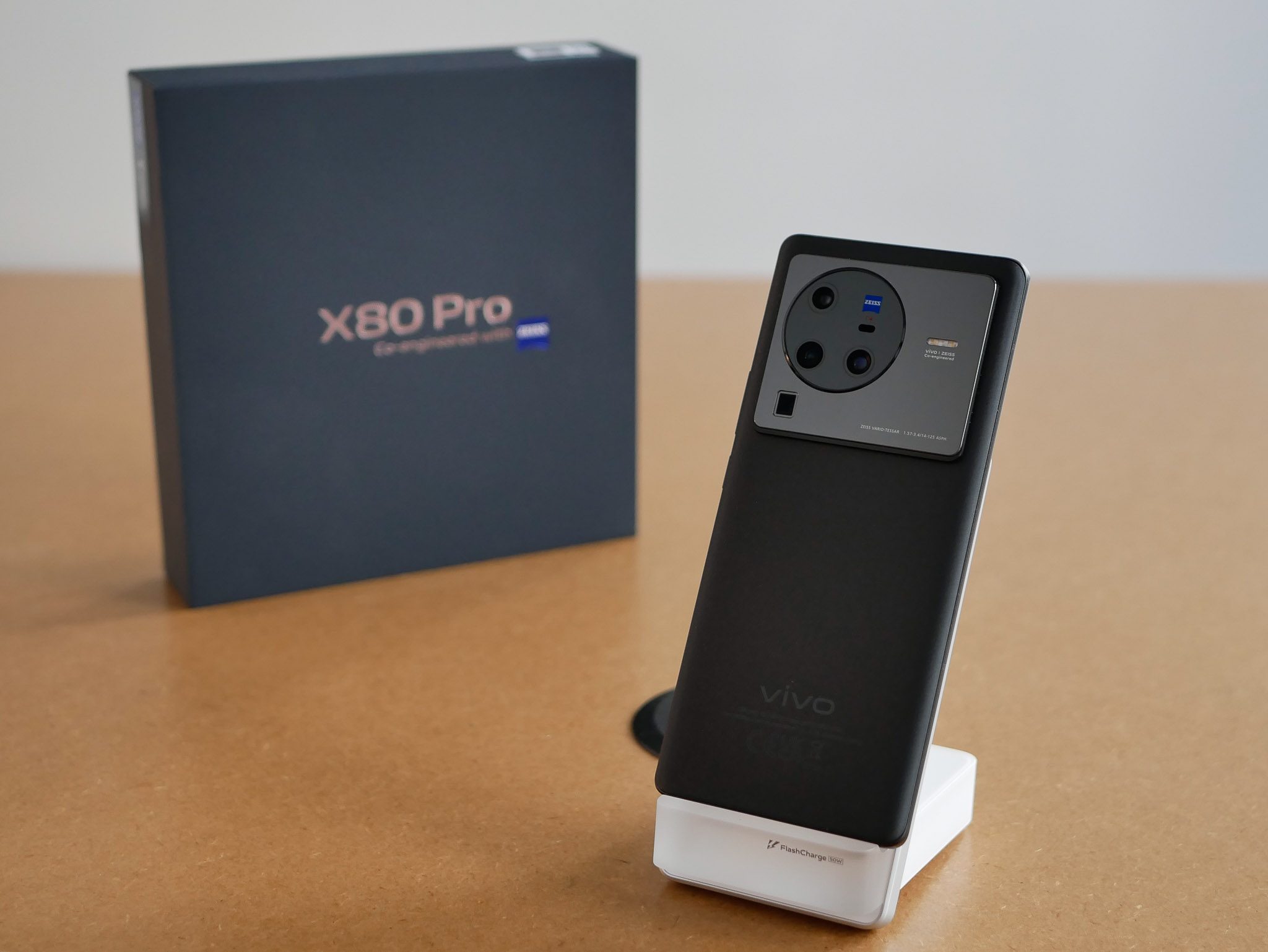 test vivo X80 Pro design