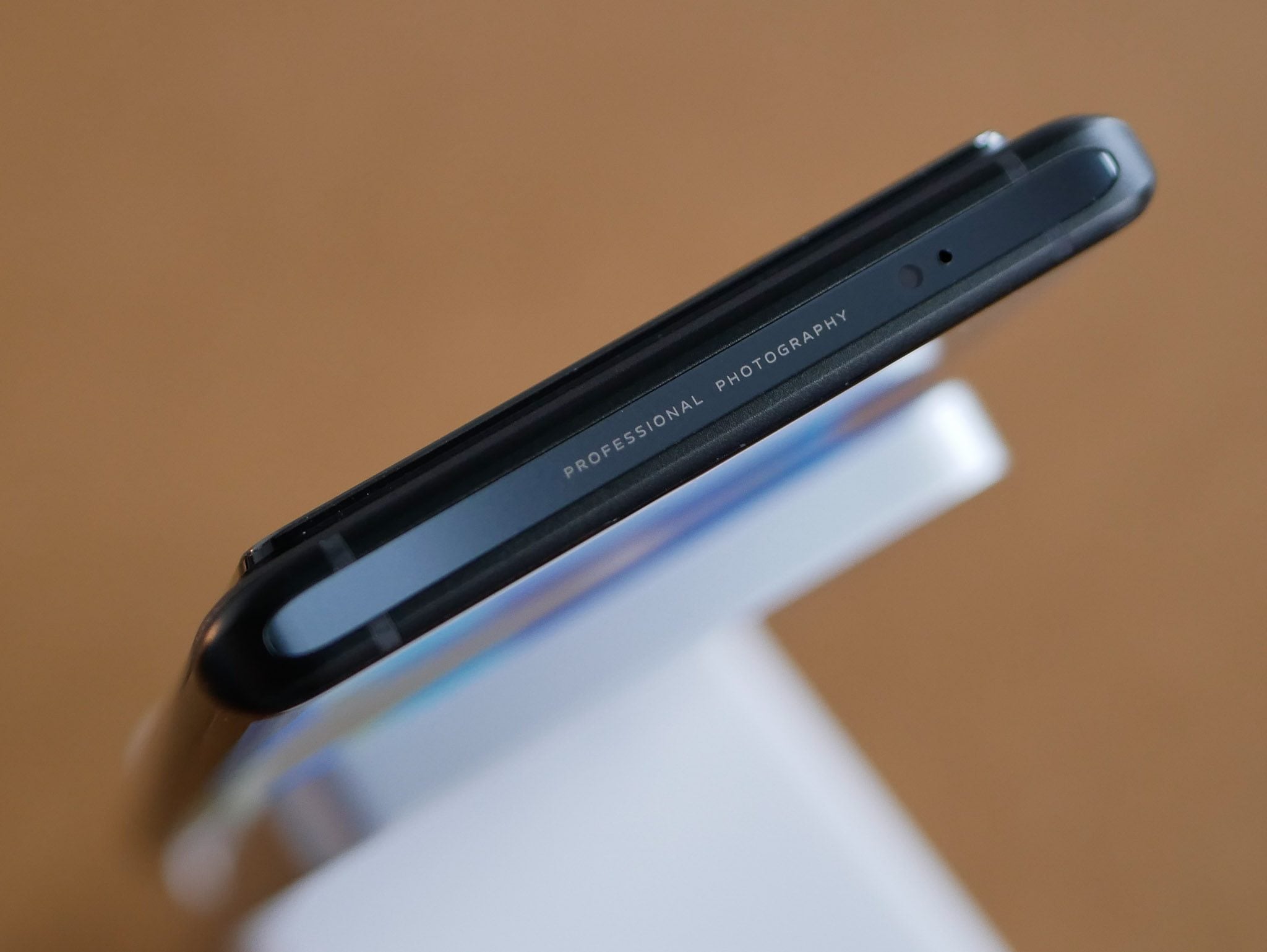 test vivo X80 Pro design