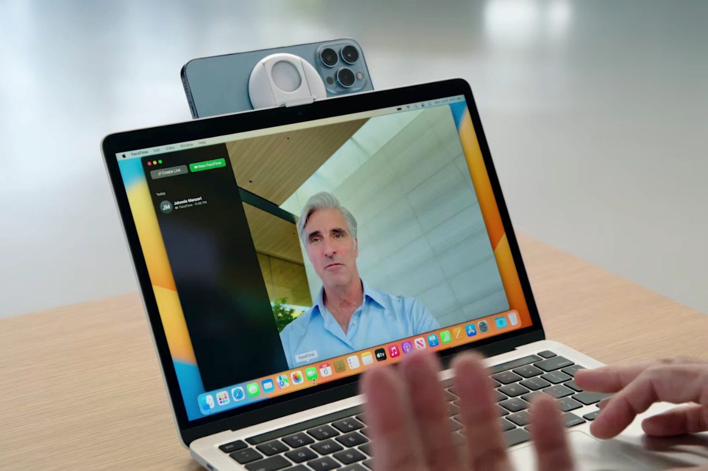 Apple-Facetime-iphone-webcam