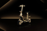 Cette trottinette électrique plaquée or coûte le prix d’une voiture