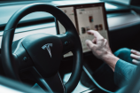 Les Tesla vont pouvoir se connecter au nouveau réseau de satellites V2 de Starlink