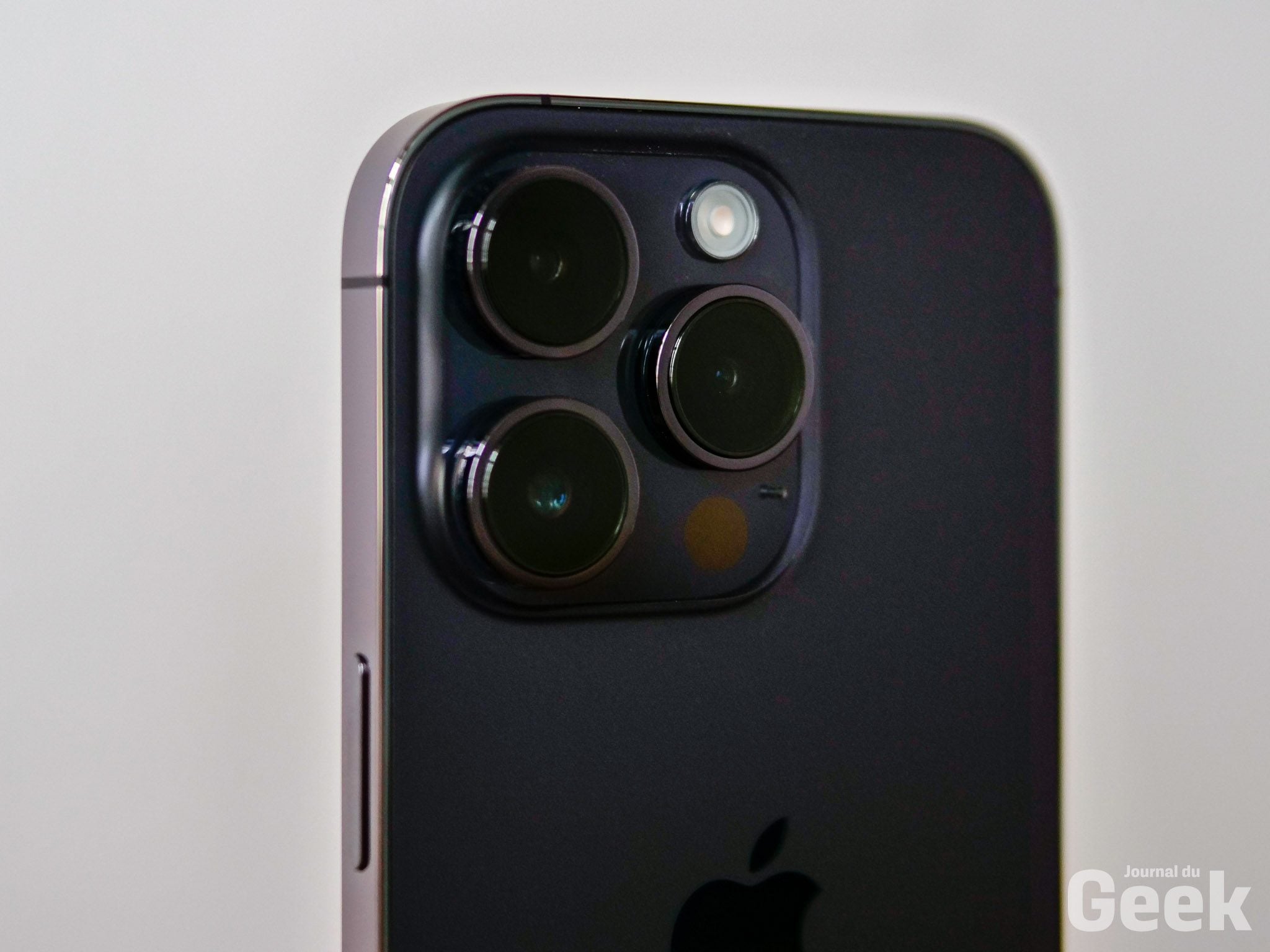 Apple iPhone 14 Pro 128 Gb Negro Reacondicionado Grado A eSIM Apple iPhone 14 Pro 128 Gb Negro Reacondicionado Grado A eSIM