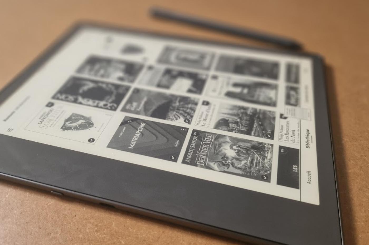 brade sa Kindle Scribe, une liseuse qui fait aussi carnet