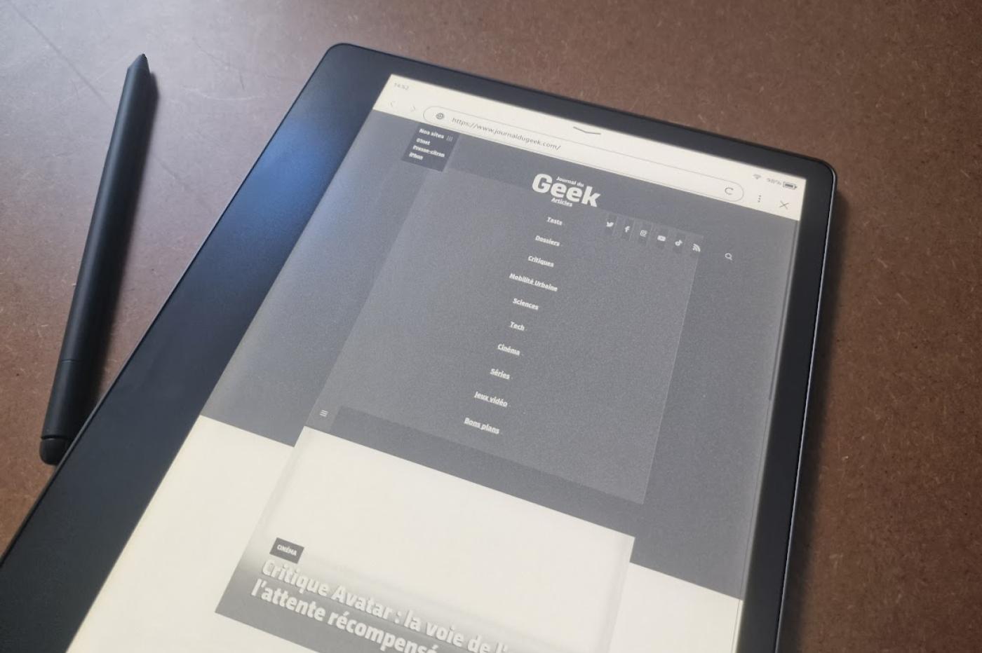 brade sa Kindle Scribe, une liseuse qui fait aussi carnet