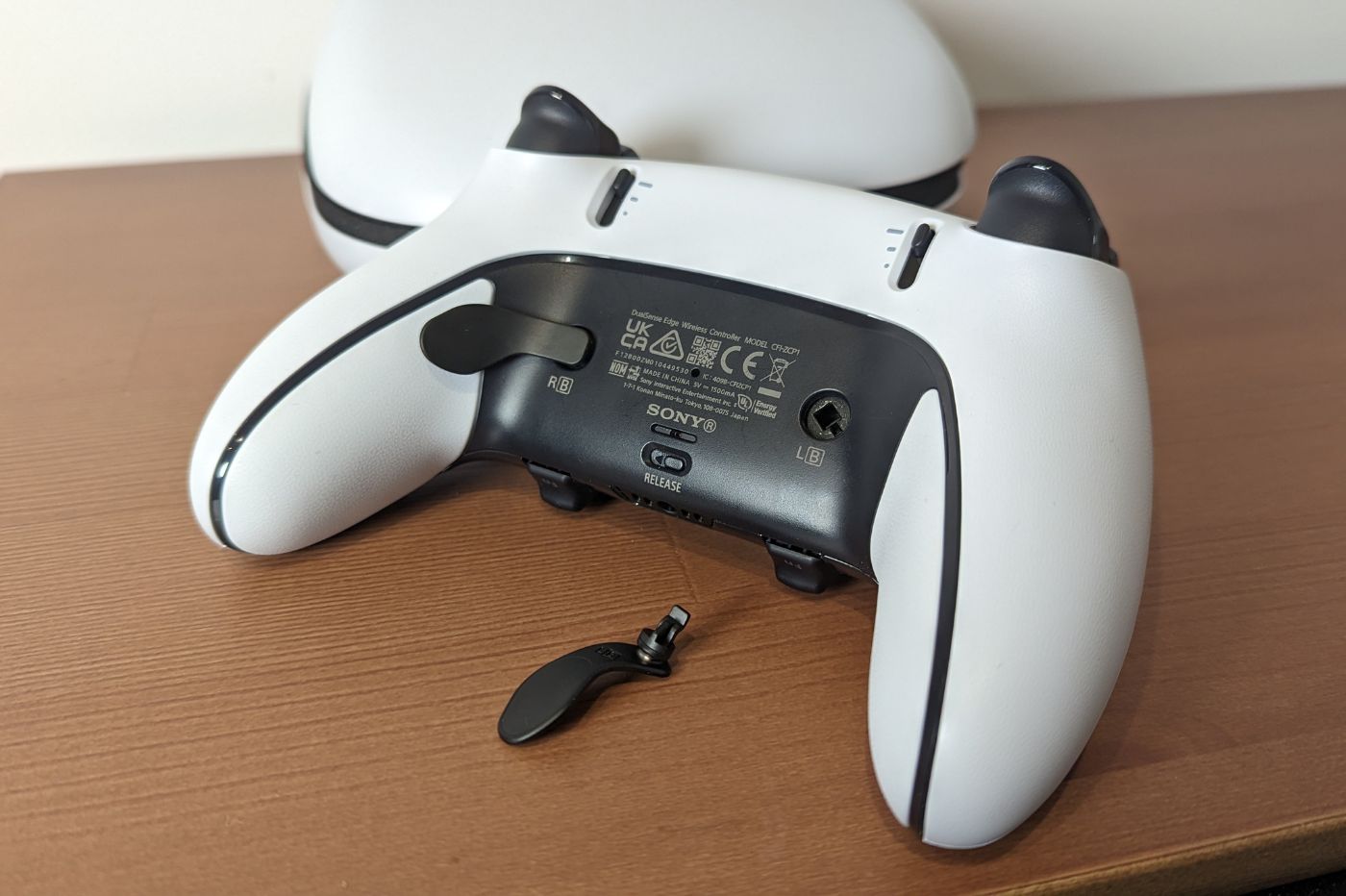 La manette PS5 haute performance DualSense Edge est en promo !