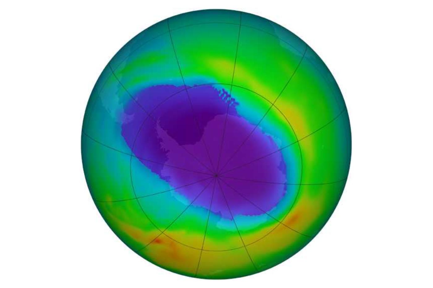 the hole in the ozone layer in 2004