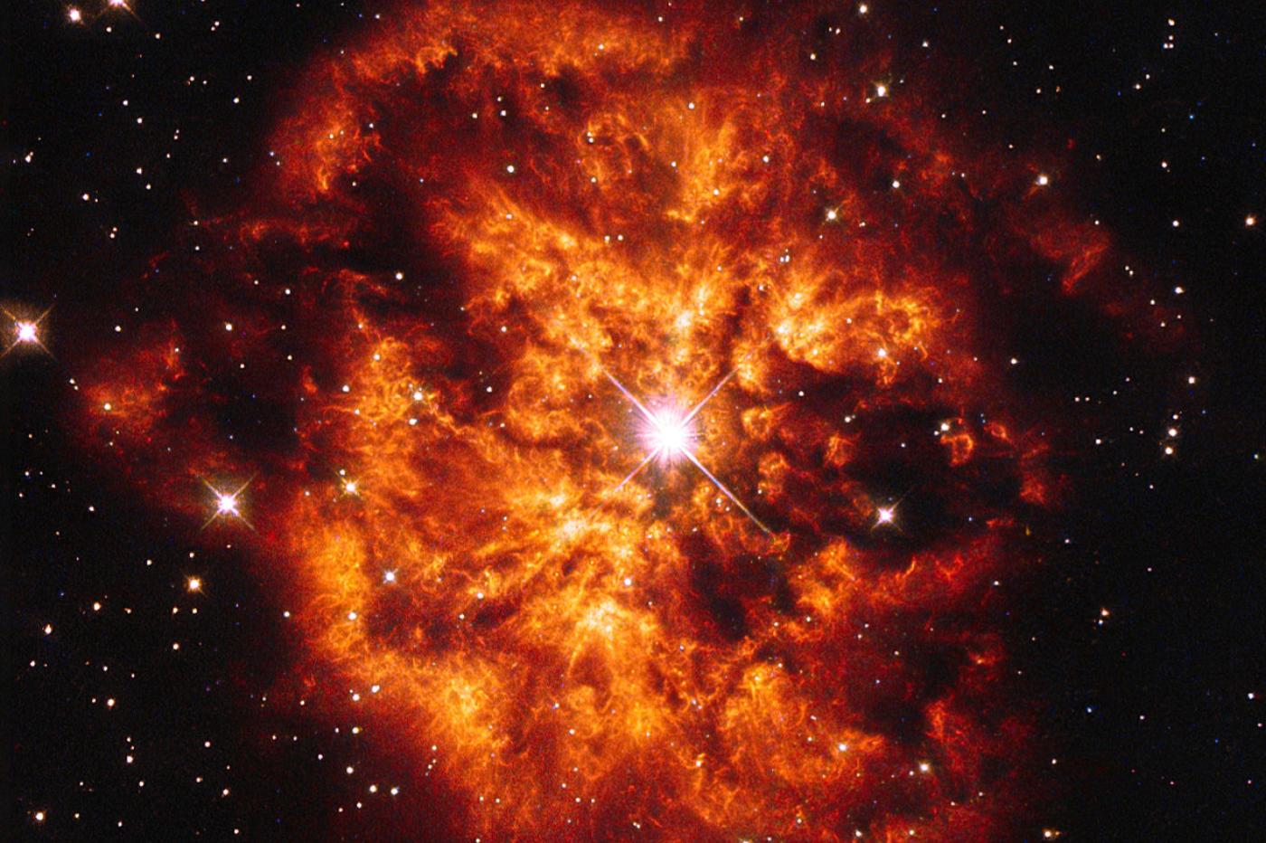 La nébuleuse de WR 124 capturée par Hubble