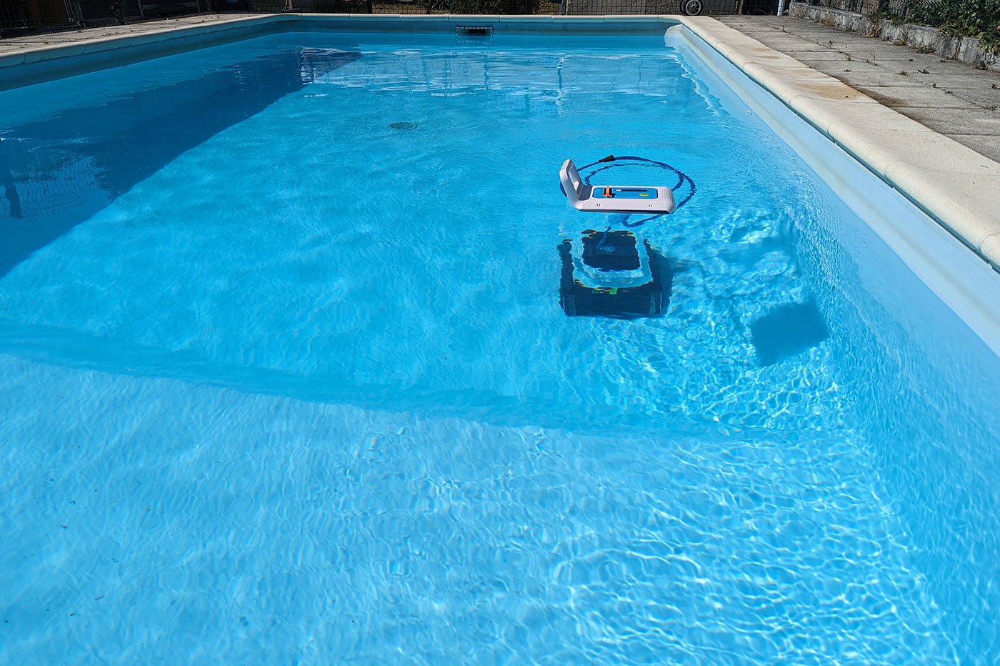 Robot piscine sans fil Latitude Top