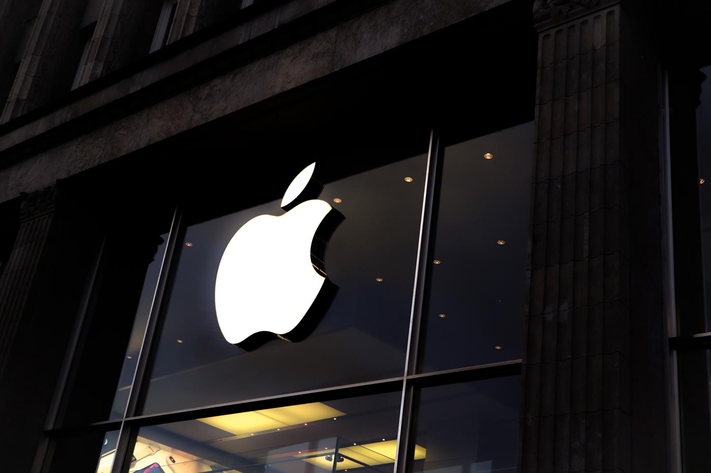 Apple logo Apple Store