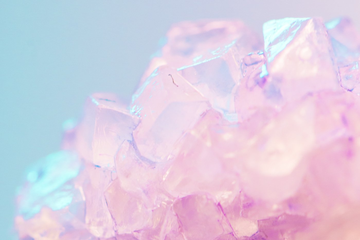 Science reveals the secret of pink diamonds