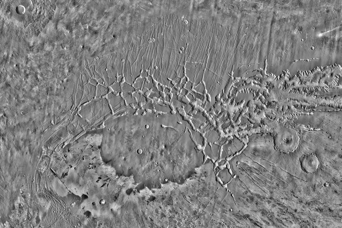 Une vue aérienne de Noctis Labyrinthus capturée par la sonde THEMIS